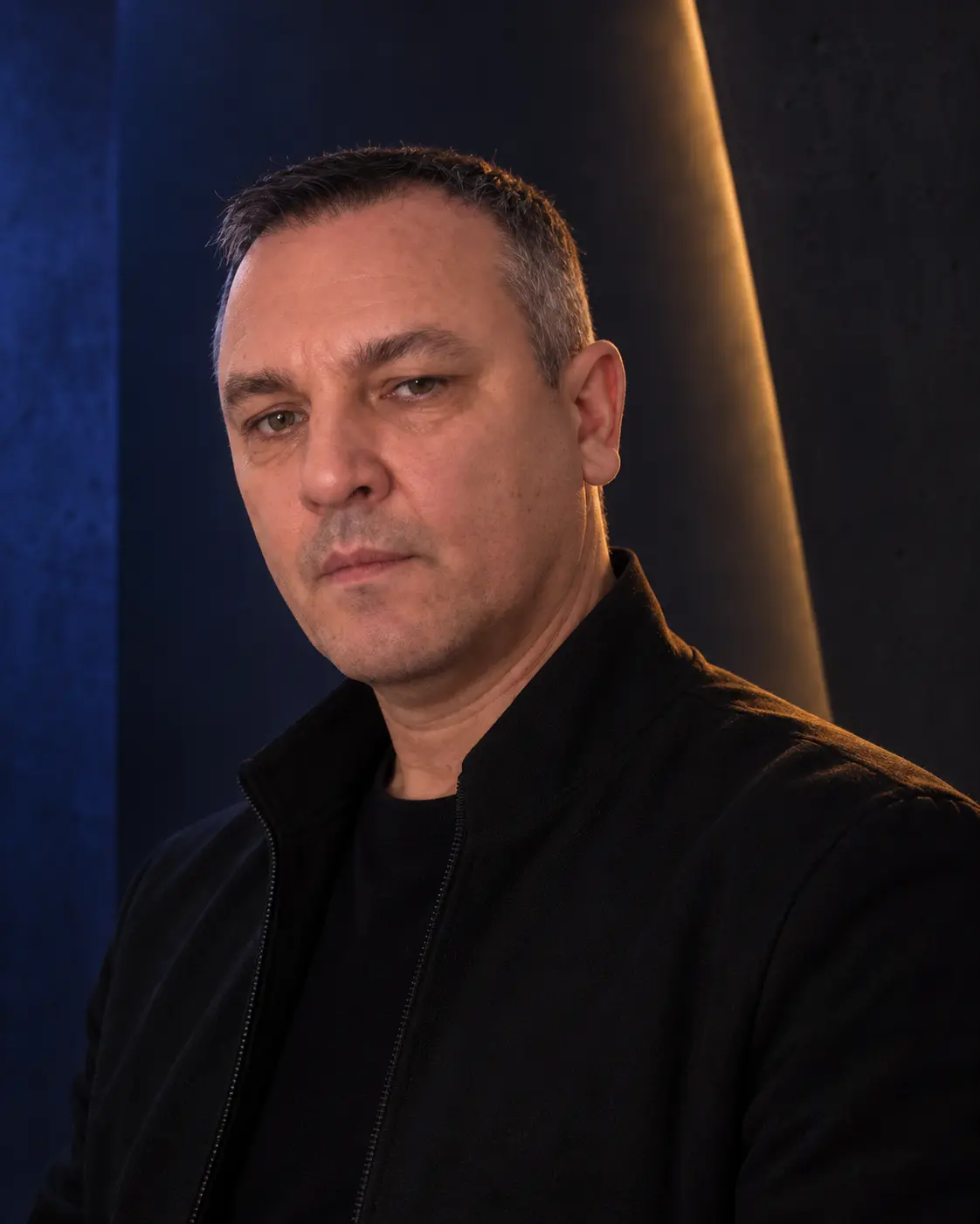 Alen Oversound dark artist press portrait